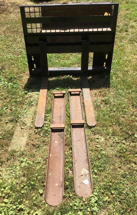 Bobcat Skid Steer Pallet Forks