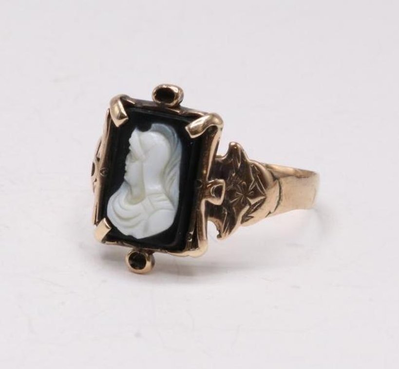 Image for Jewelry | January 29, 2020 at 8:00 PM