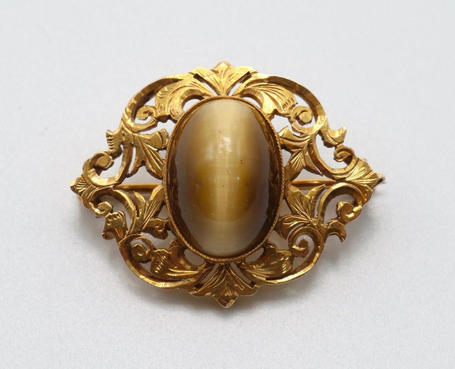 14K Gold and Tiger Pin