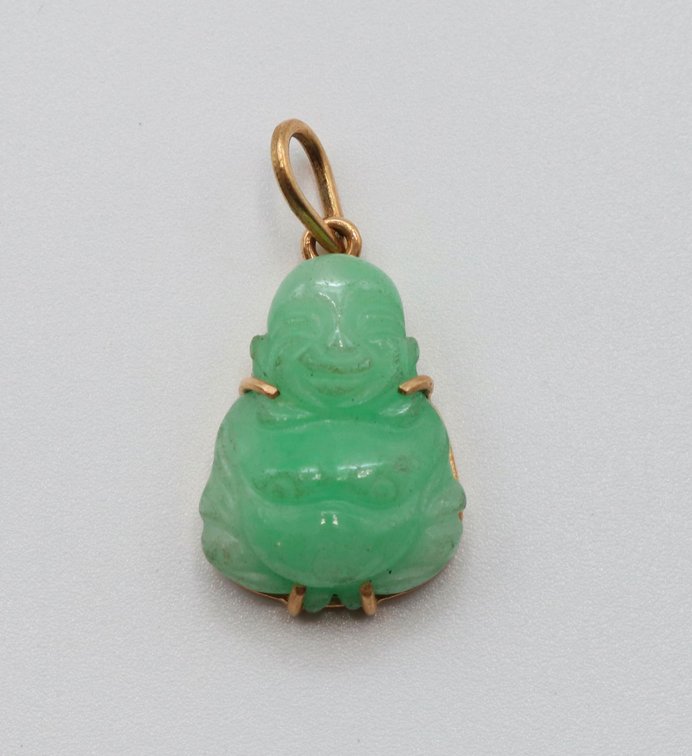 18K Gold and Carved Jade pendant 
