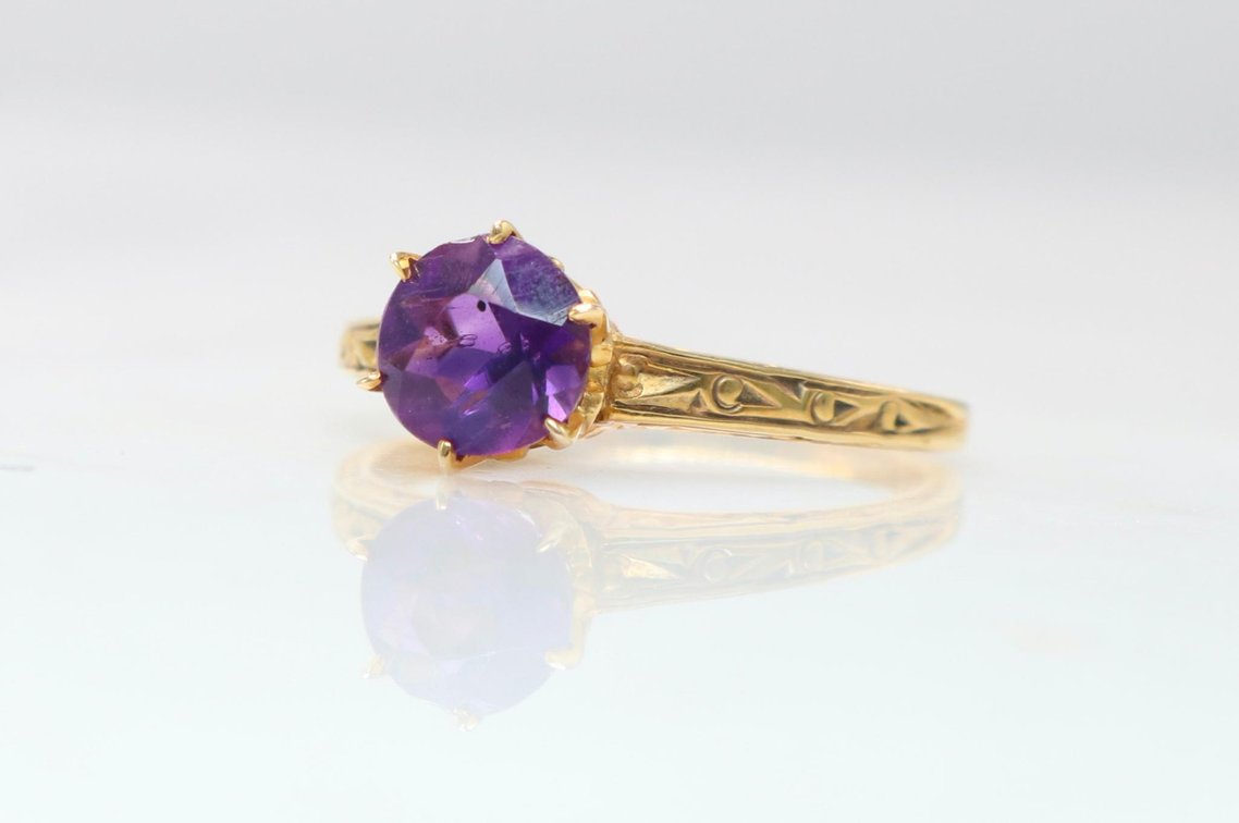 10/14K Gold and Amethyst Ring