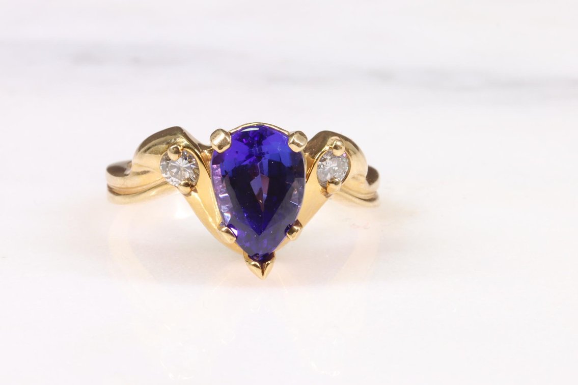14KY Gold Tanzanite and Diamond Ring