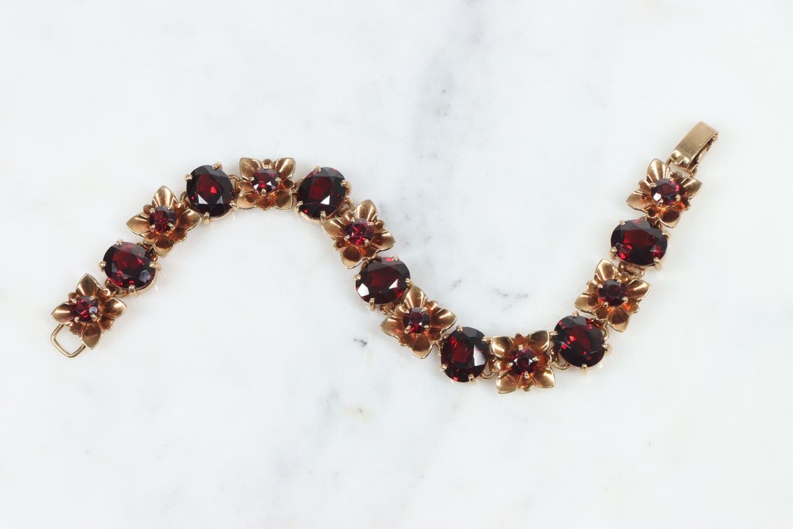 14KY Gold Garnet Bracelet