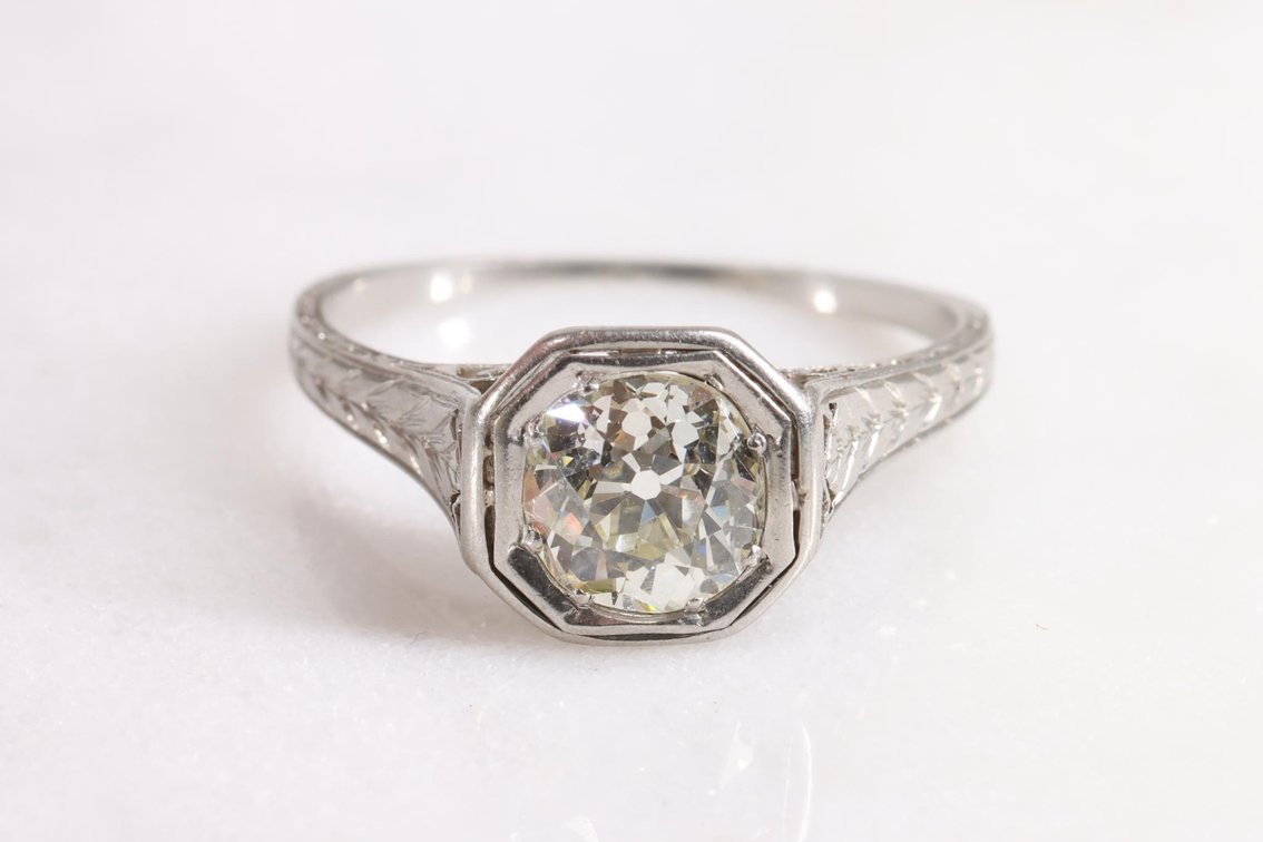 1.04Ct Diamond 18KW Gold Ring