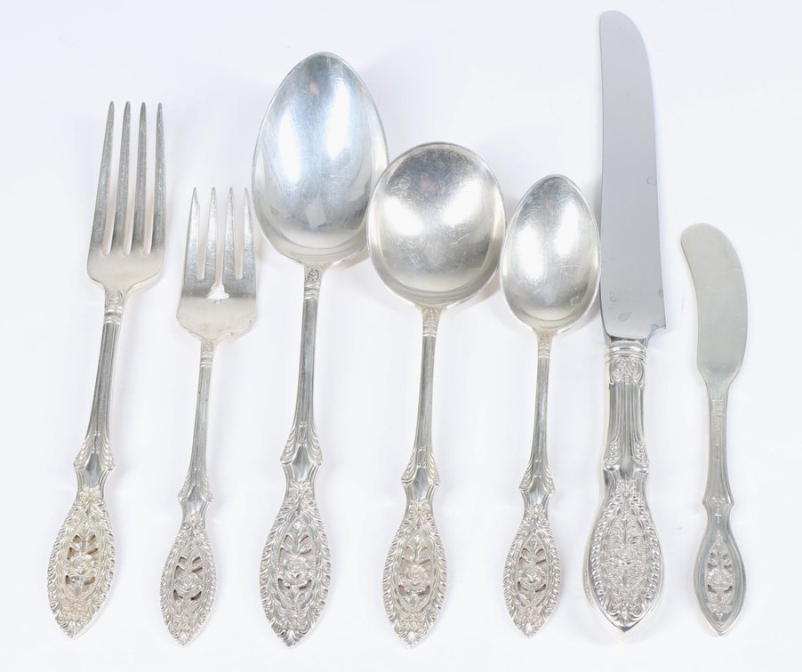 Manchester "Valenciennes" Sterling Silver Flatware Service for 12