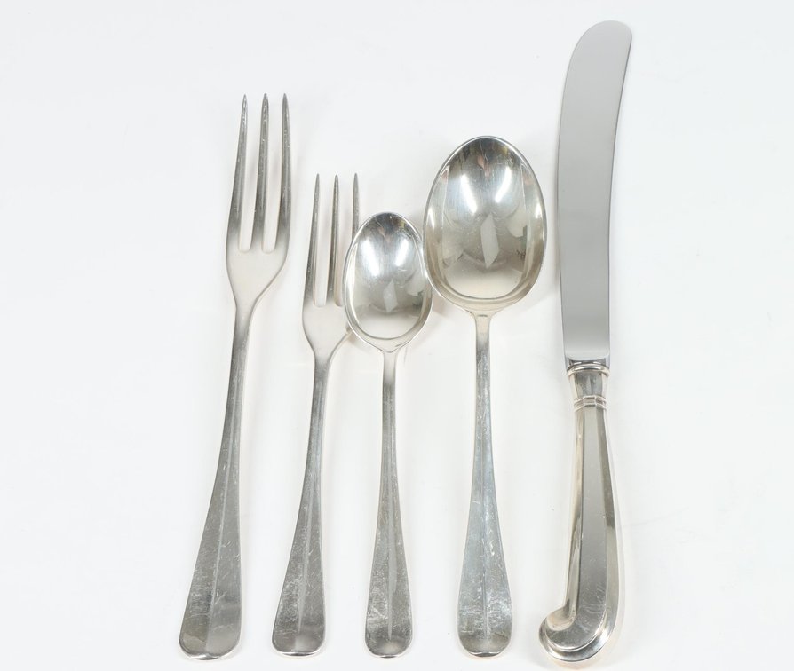 Kirk-Stieff "Williamsburg Queen Anne" Sterling Silver Flatware Service for 10