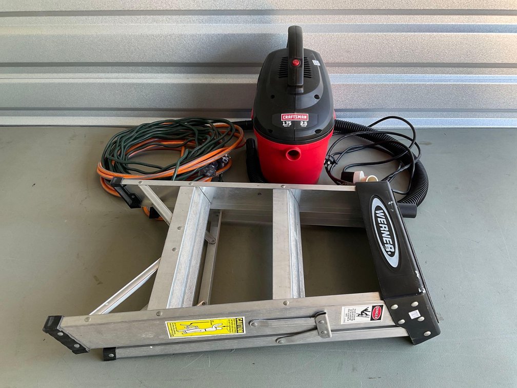 Stepladder, Vacuum & Extension Cords 