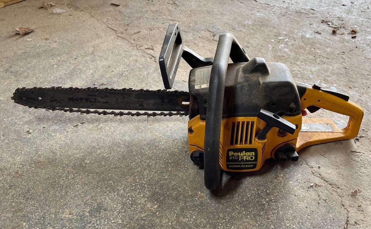 Poulan 210 Pro Chainsaw