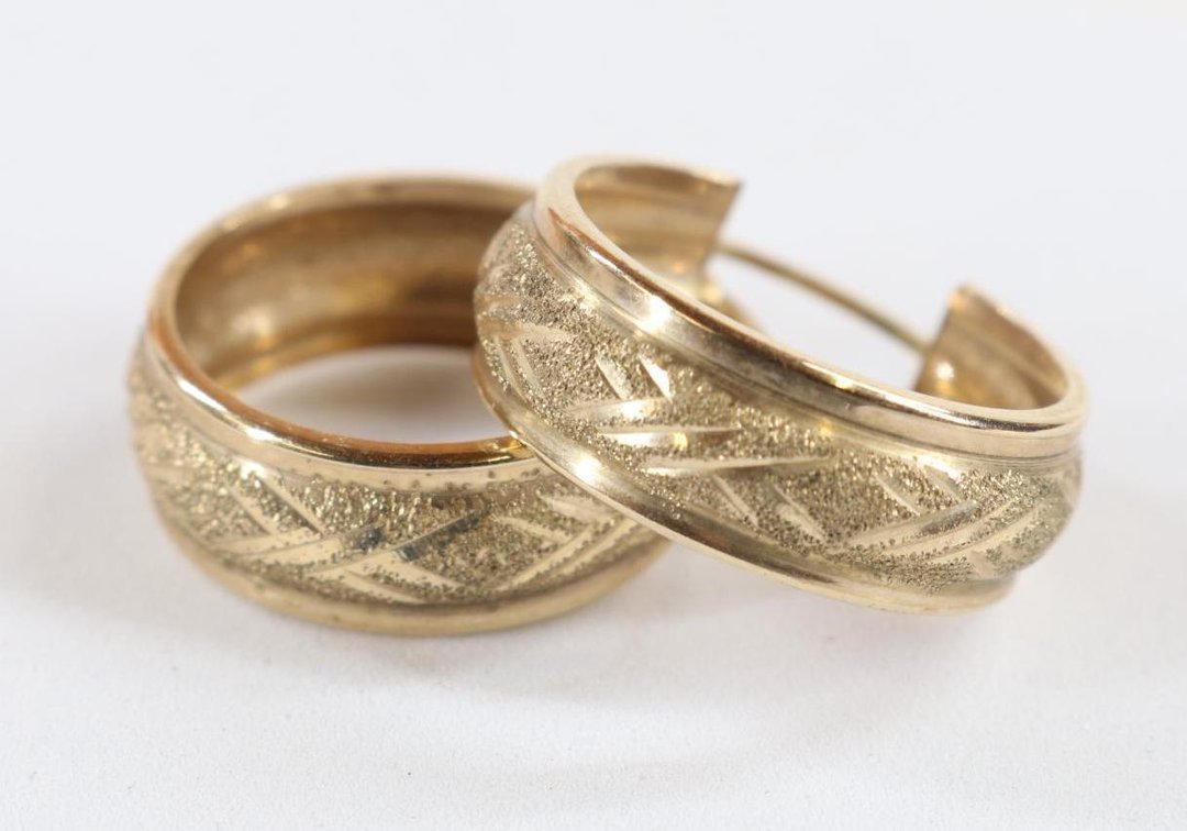 10KY Gold Hoop Earrings