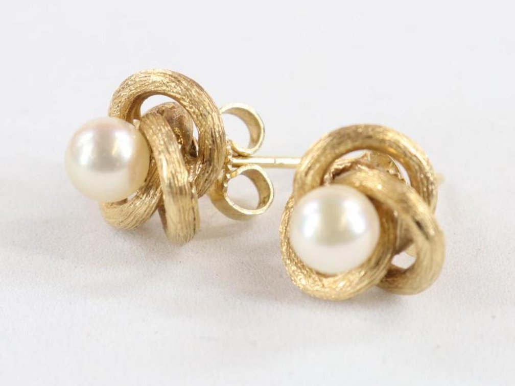 14KY Gold Pearl Earrings