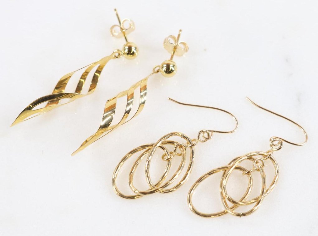 14KY Gold Dangle Earrings