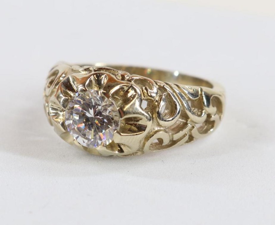 18KW Gold CZ Ring