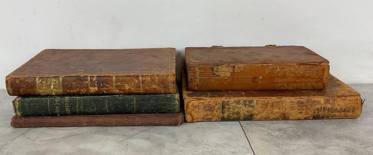 German and English Texts