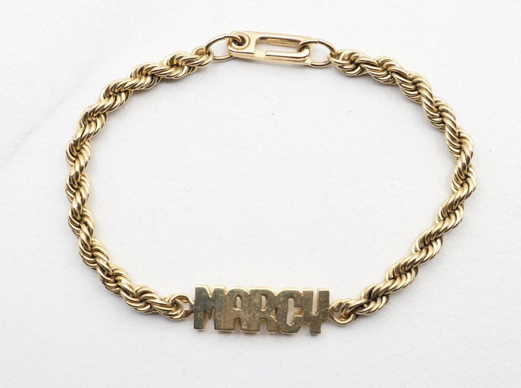 14KY Gold Name Bracelet