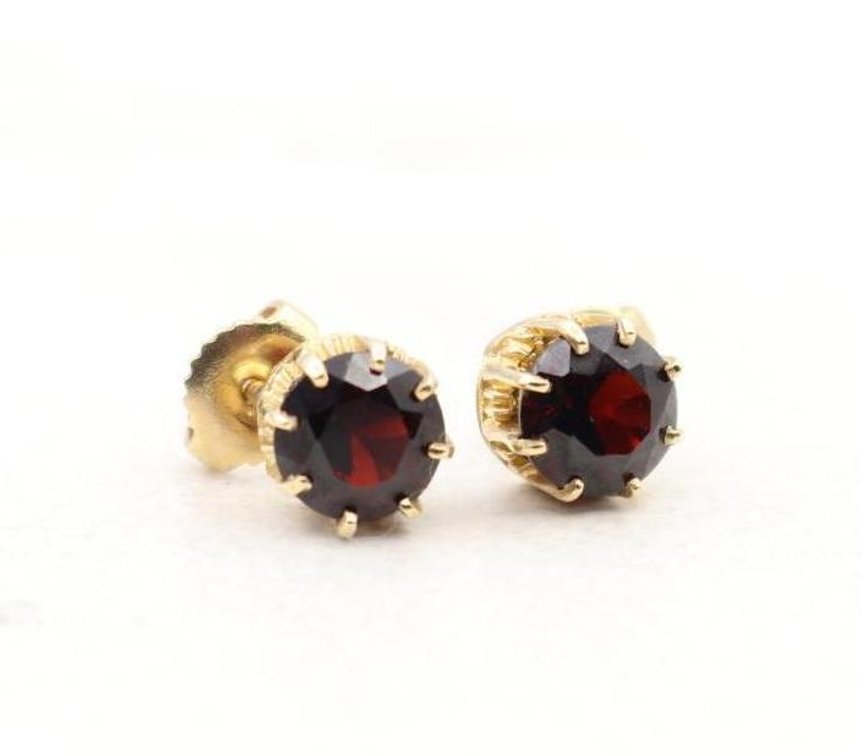 14KY Gold Garnet Earrings