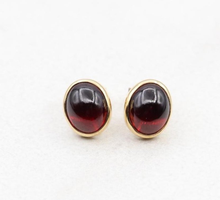 14KY Gold Garnet Earrings