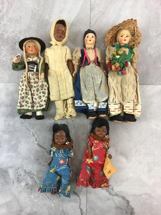Souvenir Dolls