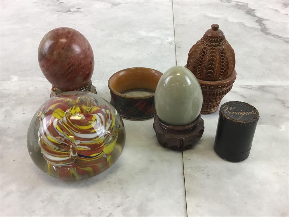Coquilla Nut Box, Scrimshaw & Vinaigrette 