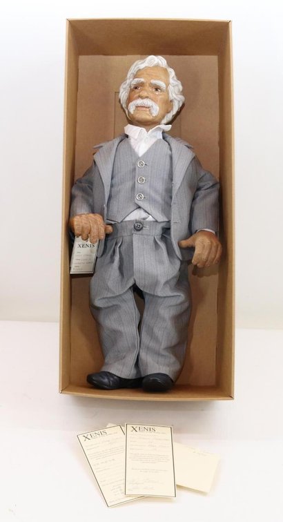 ARTIST DOLL.