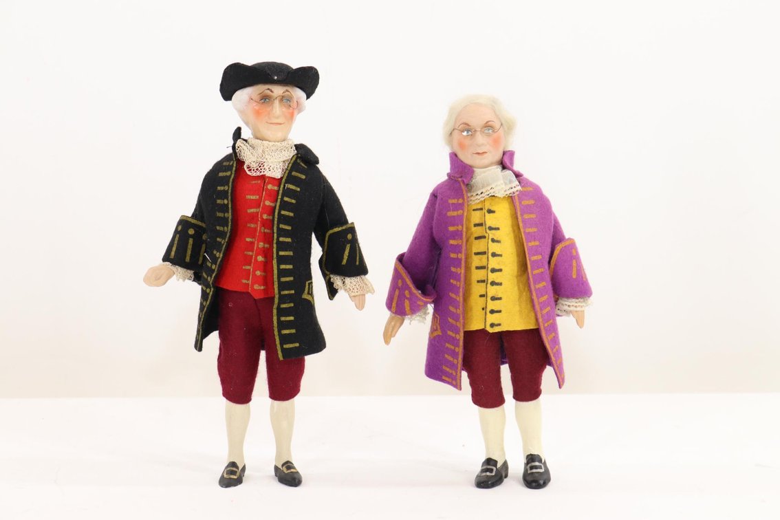 ARTIST DOLL (S).