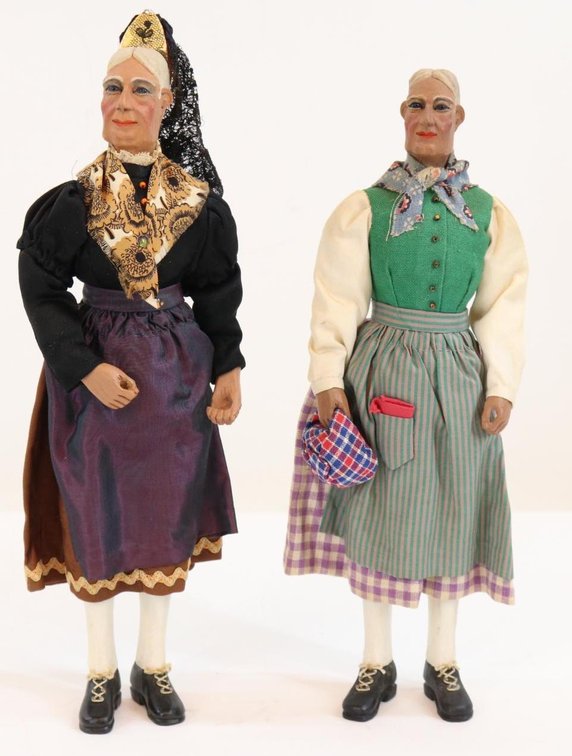 ARTIST DOLL(S).