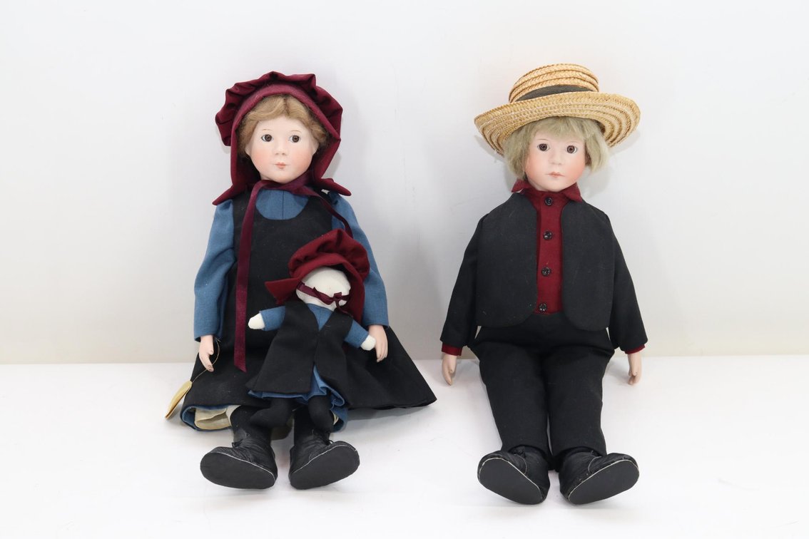 ARTIST DOLL(S).