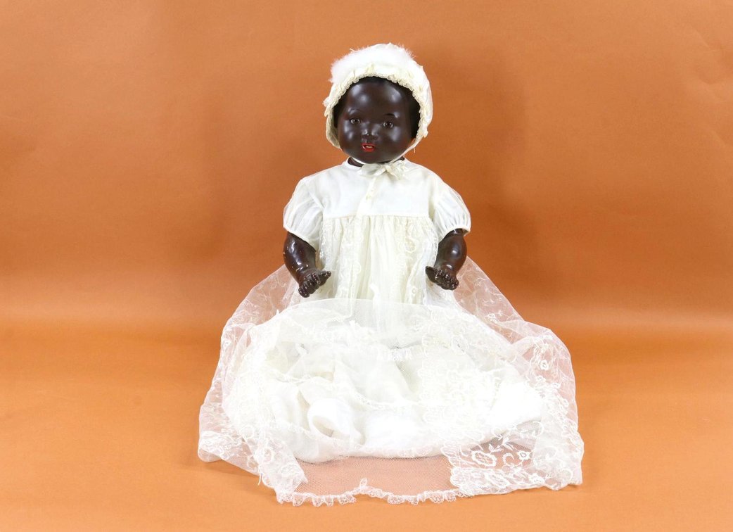 LOT OF BLACK DOLLS.