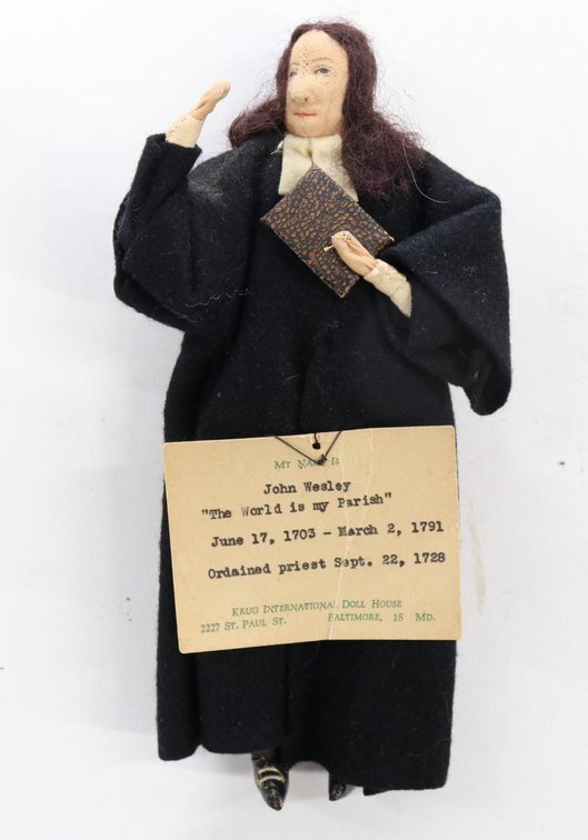 LOT OF CLOTH DOLLS.
