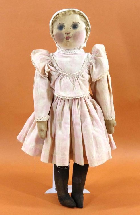LOT OF CLOTH DOLLS.