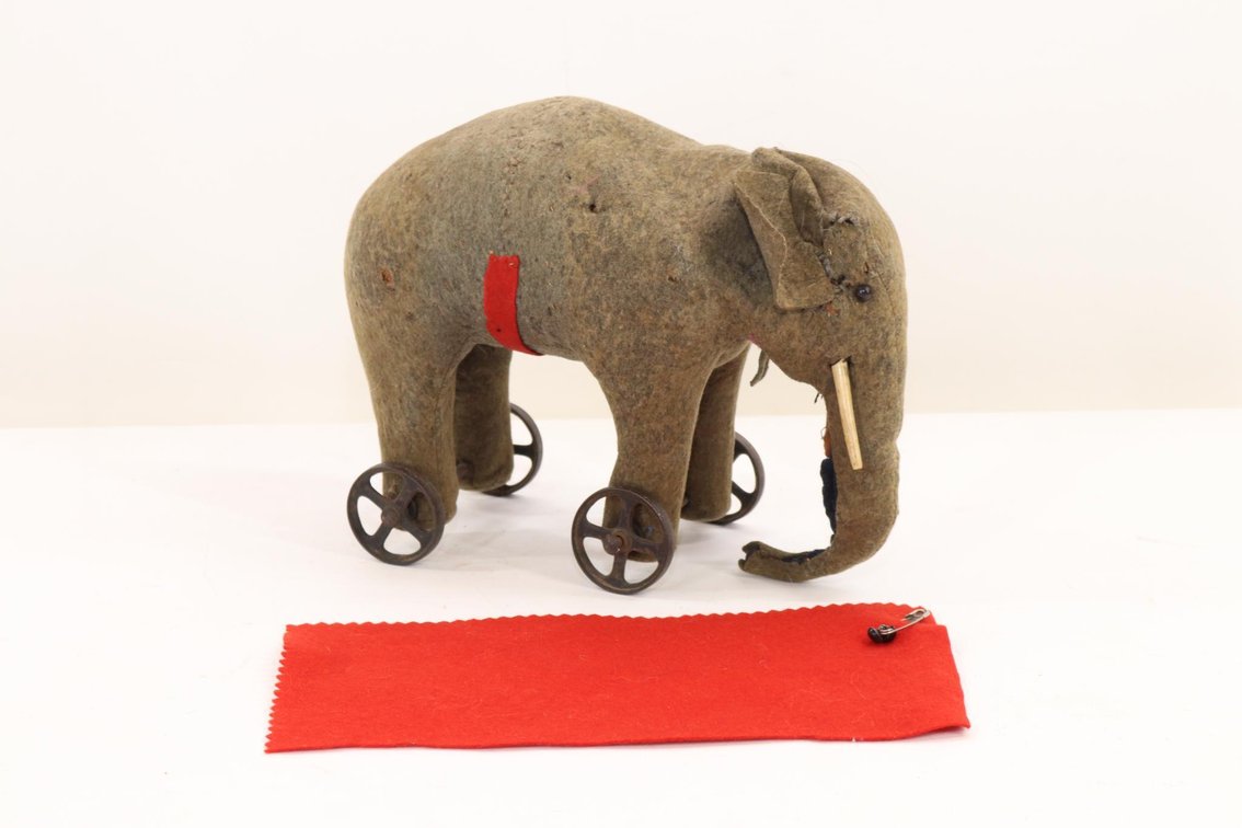 LOT OF ANTIQUE ANIMAL(S).