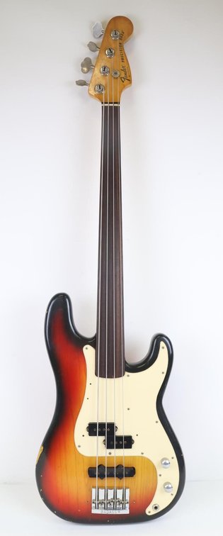 Fender Fretless Electric Bass