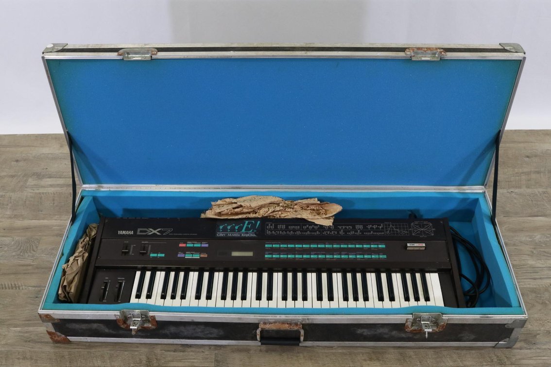 Yamaha Synthesizer