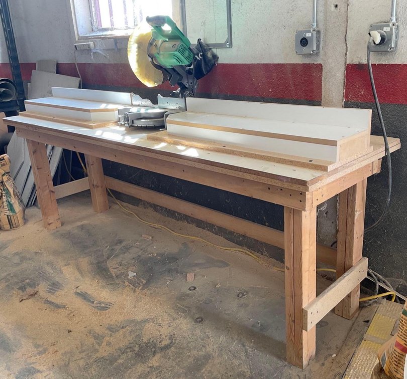 Hitachi Compound Miter Saw and saw Table