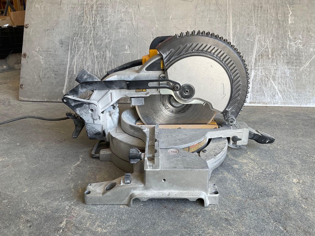 Dewalt Compound Miter Saw 