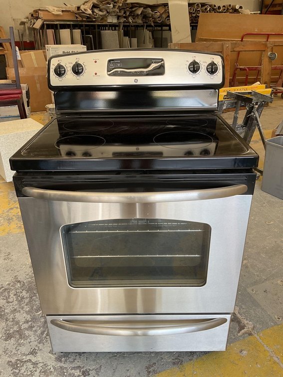 GE Electric Stove