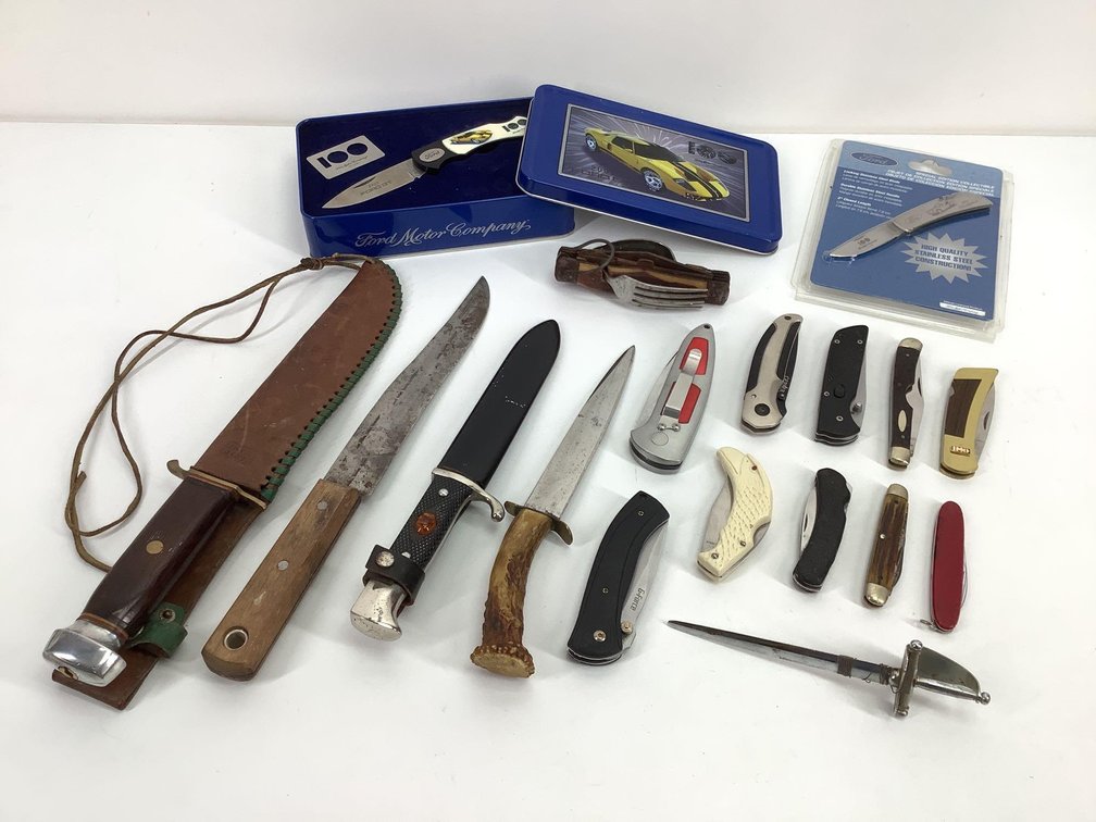Fixed Blade And Folding Knives