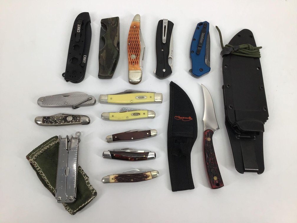 Knives Assorted (14)