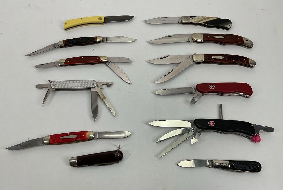 Folding Knives Assorted (12)