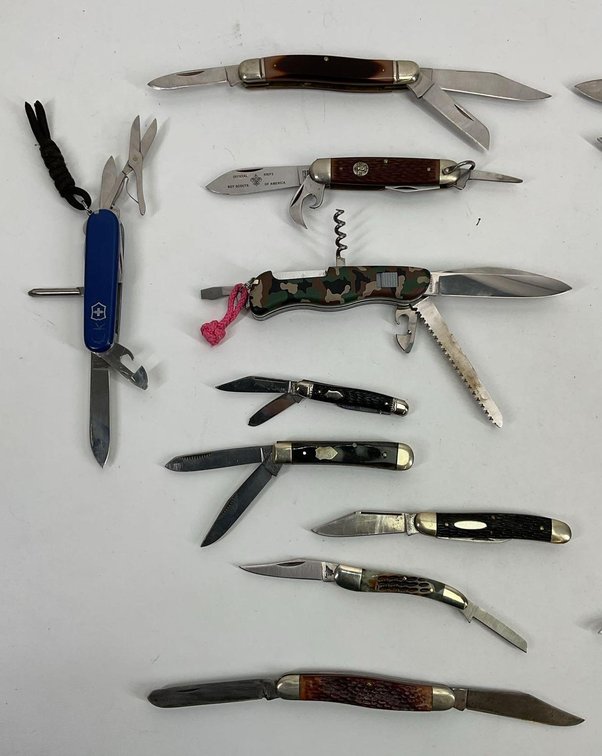 Boy Scout And More Knives (22)