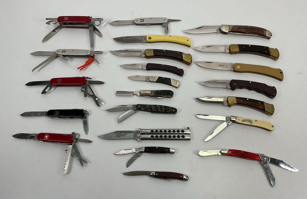 Folding Knives (22)