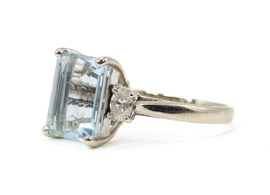 14k WG Aquamarine and Diamond RIng