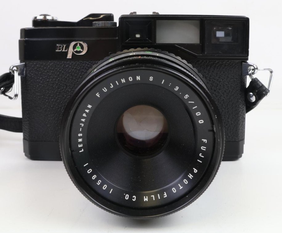 Fujica G690 Camera