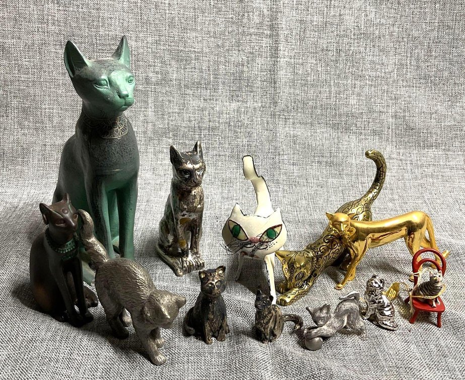 Metal Cat Figures