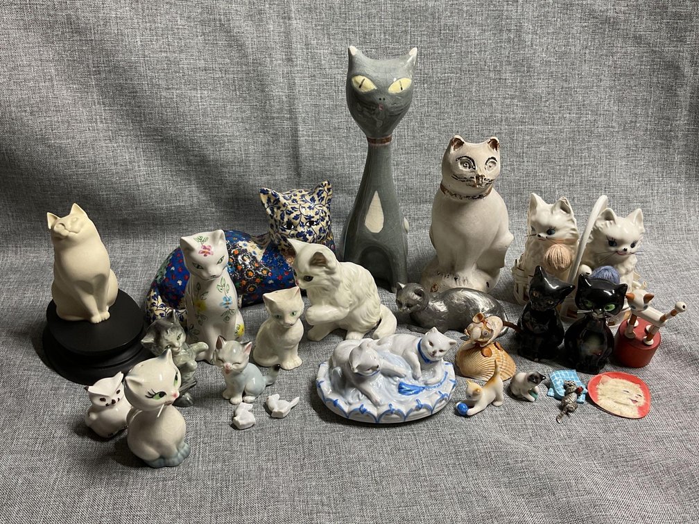 Cat Figures
