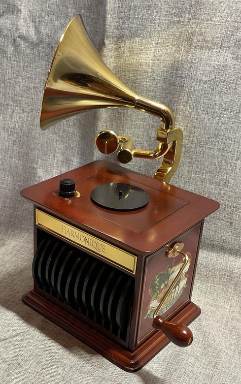 Mr. Christmas Harmonique Gramophone
