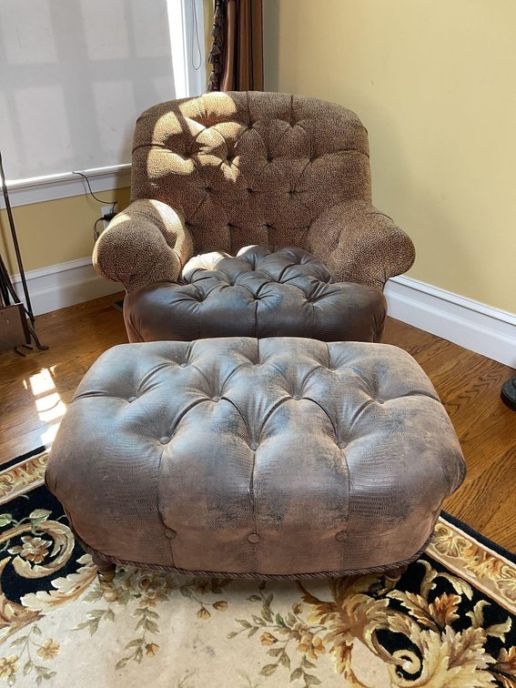 Lane Venture Chair and Ottoman
