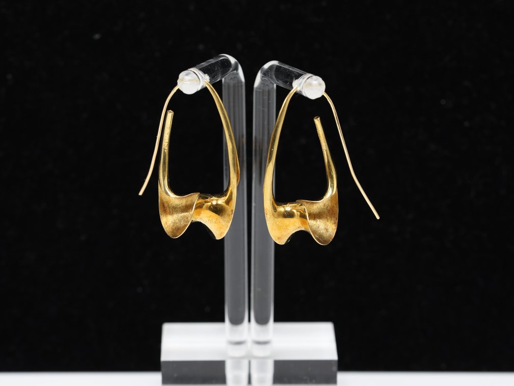 18k YG Earrings