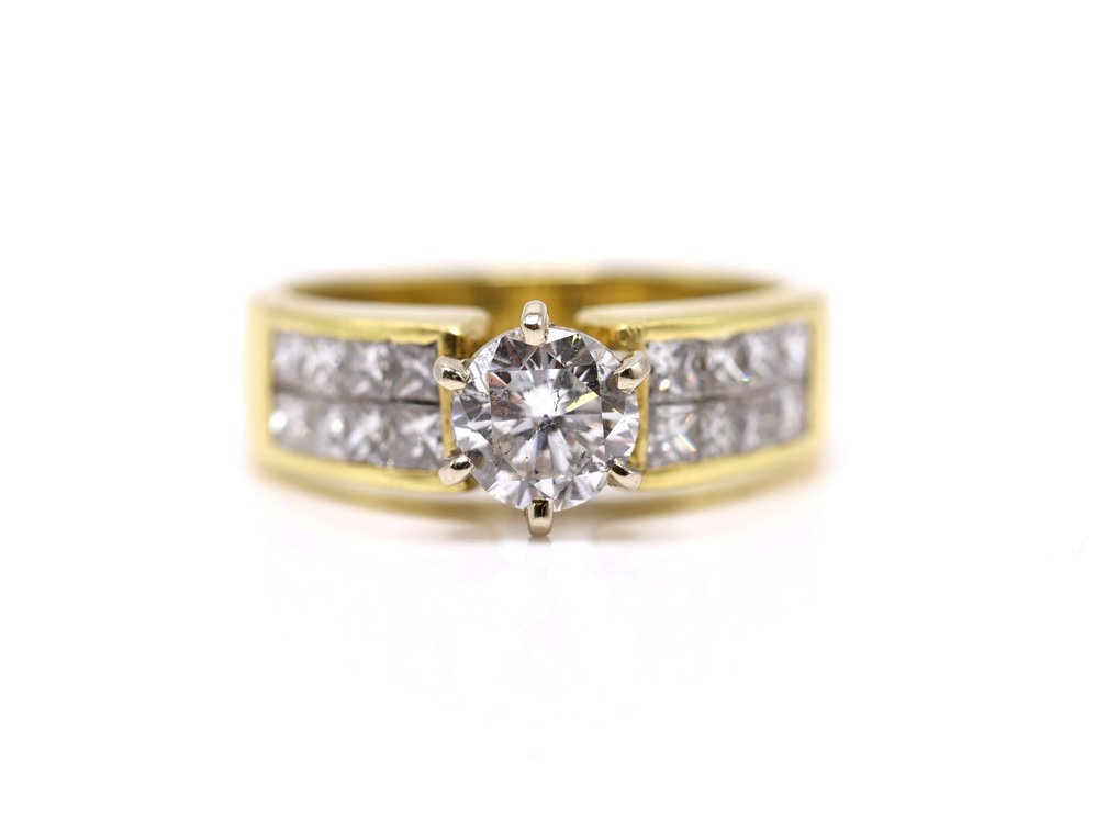 18k YG Diamond Ring