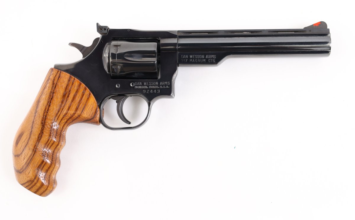 Dan Wesson 15-2V Double Action Revolver