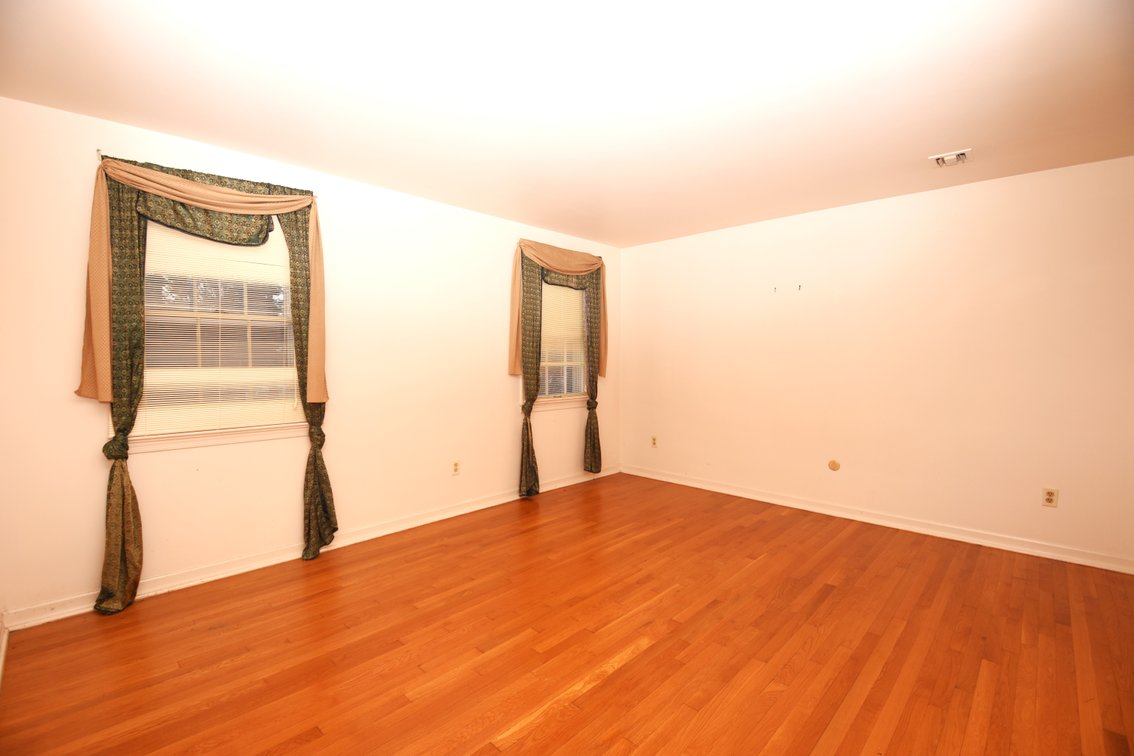 Image for Sold! Real Estate For Auction | 1850 Briarcliff Terrace, Allentown, PA 18103 | March 26, 2026 at 4:00 PM